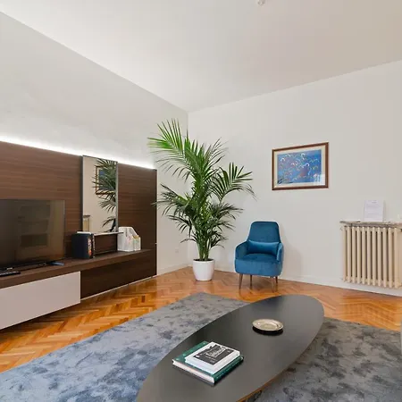 Guesthost - San Fermo Luxury *