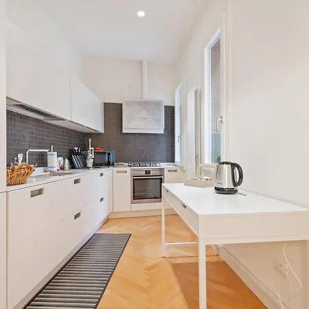 Lägenhet Guesthost - San Fermo Luxury