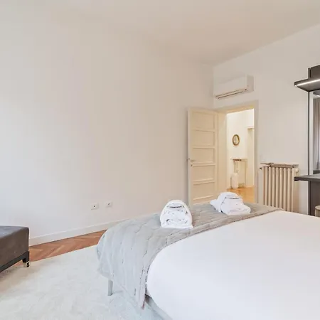 Guesthost - San Fermo Luxury *
