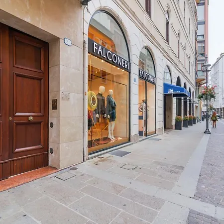 Guesthost - San Fermo Luxury Apartman