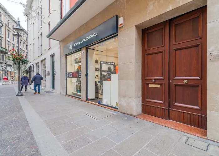 Guesthost - San Fermo Luxury *