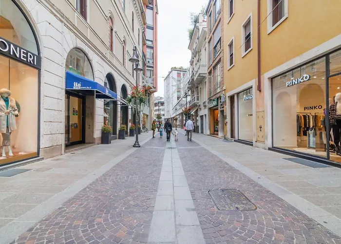 Guesthost - San Fermo Luxury Apartment Padova