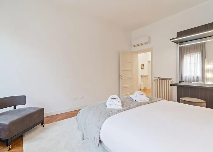 Guesthost - San Fermo Luxury *