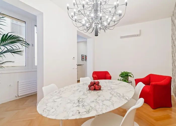 Guesthost - San Fermo Luxury Apartment Padova